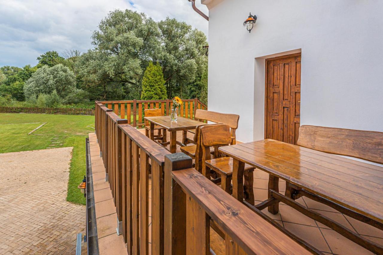 Buskovsky Mlyn 1580 Hotel Dolní Bousov Exterior foto