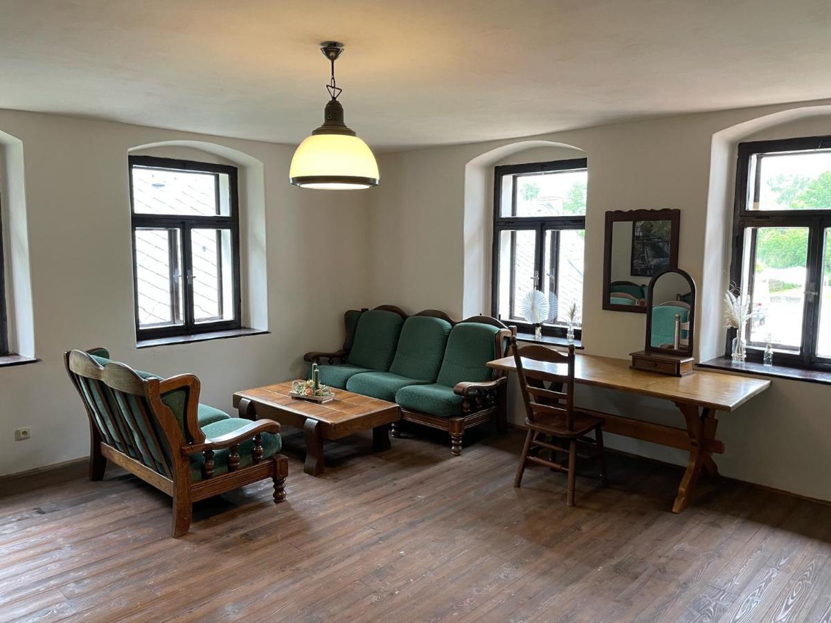 Buskovsky Mlyn 1580 Hotel Dolní Bousov Cameră foto