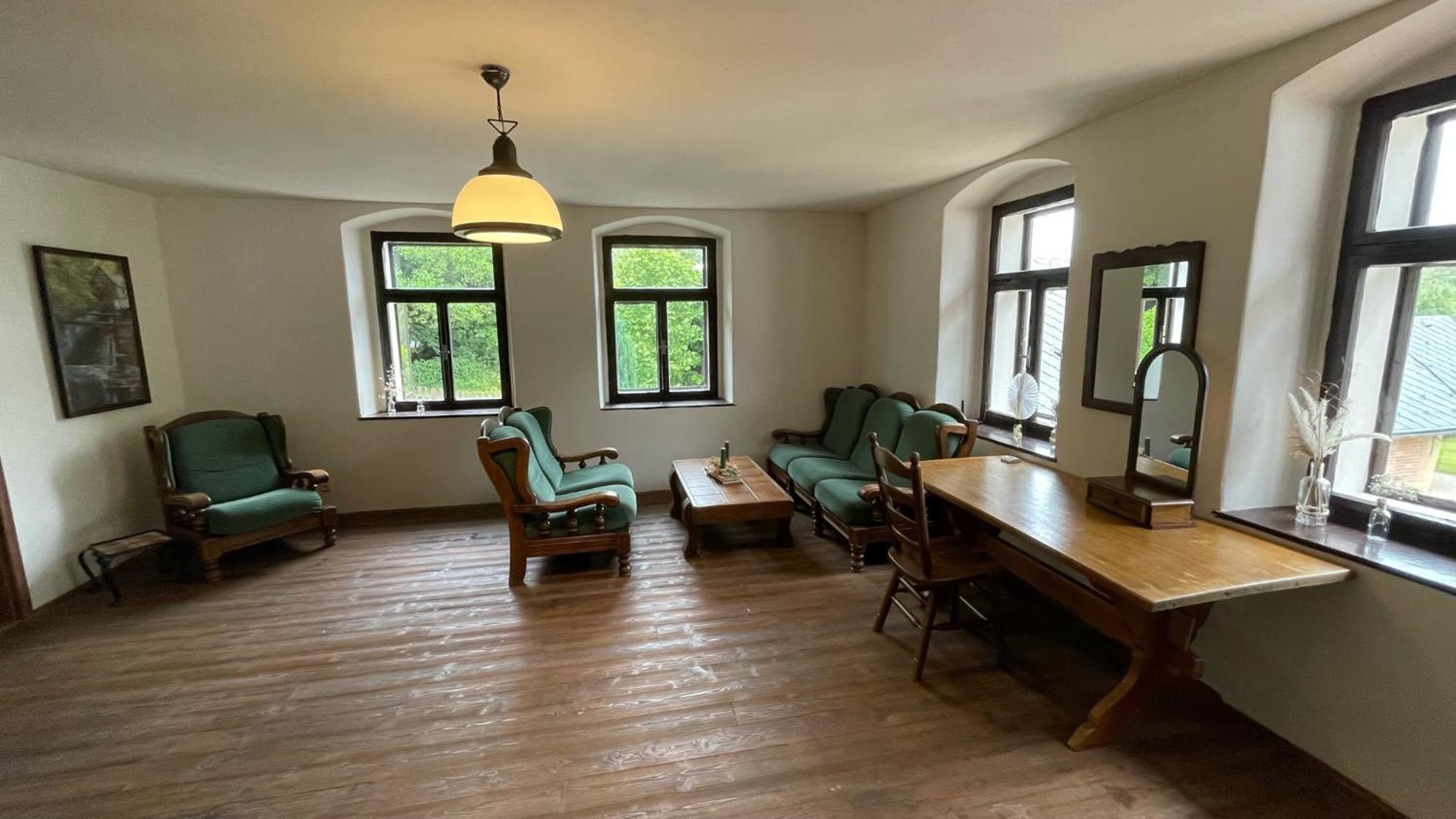 Buskovsky Mlyn 1580 Hotel Dolní Bousov Cameră foto